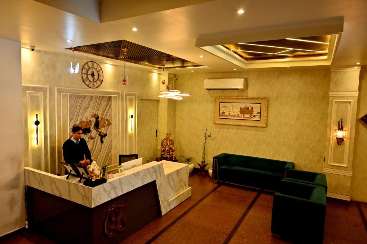 Hotel Elite - 5 Mins From Golden Temple Amritszár Kültér fotó